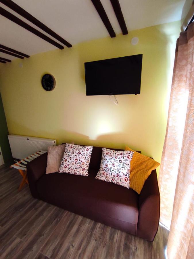 Accommodation "Old Town Dreznik" Раковица Екстер'єр фото