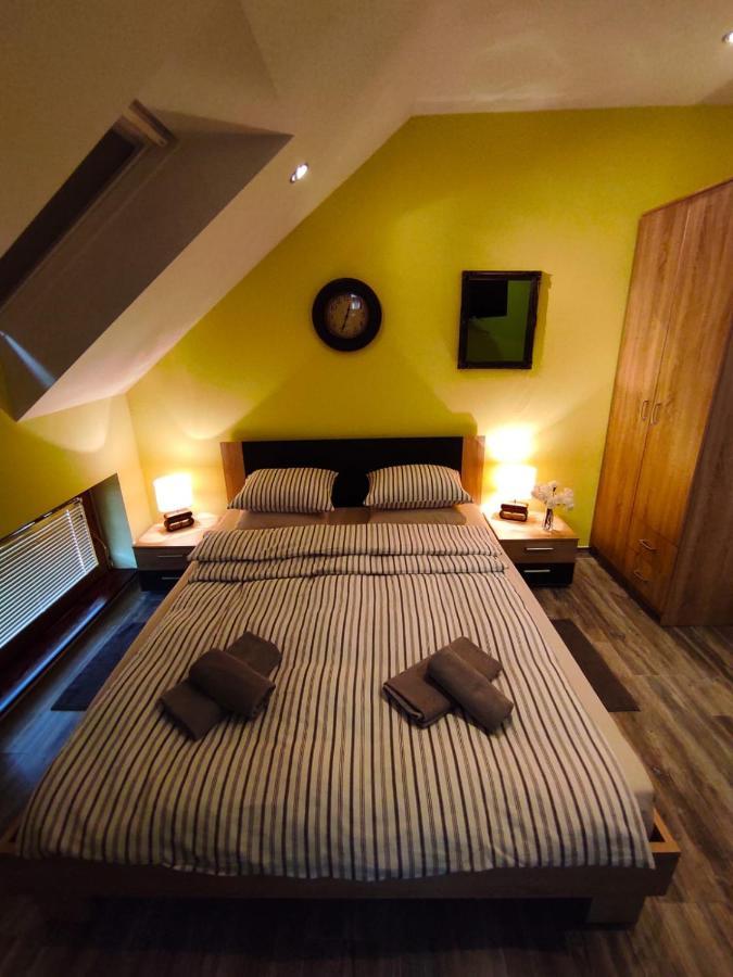 Accommodation "Old Town Dreznik" Раковица Екстер'єр фото