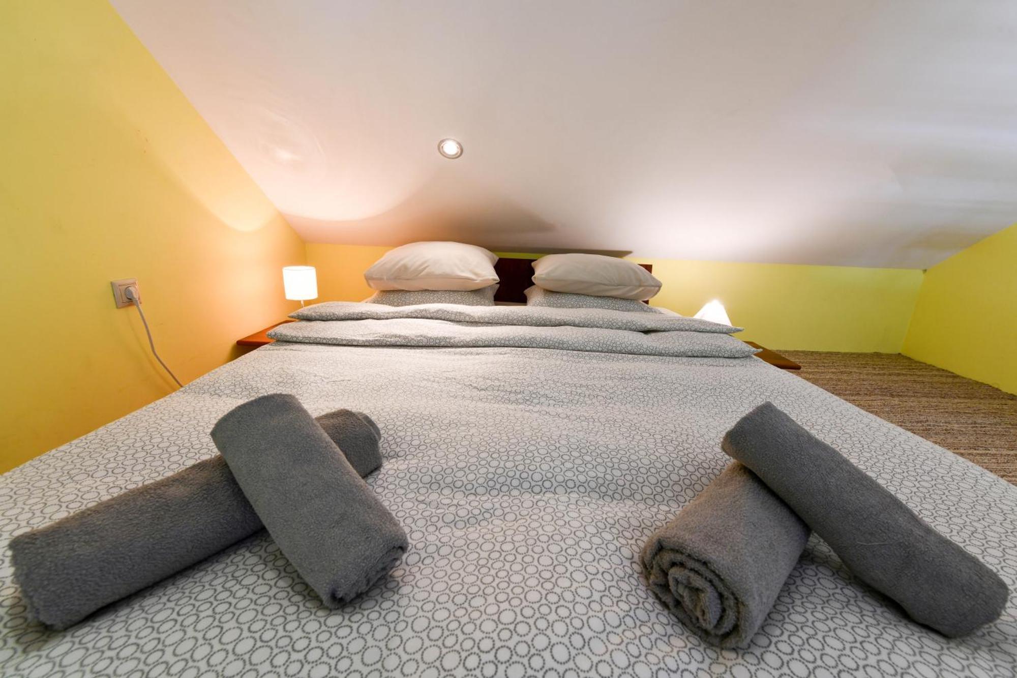 Accommodation "Old Town Dreznik" Раковица Екстер'єр фото