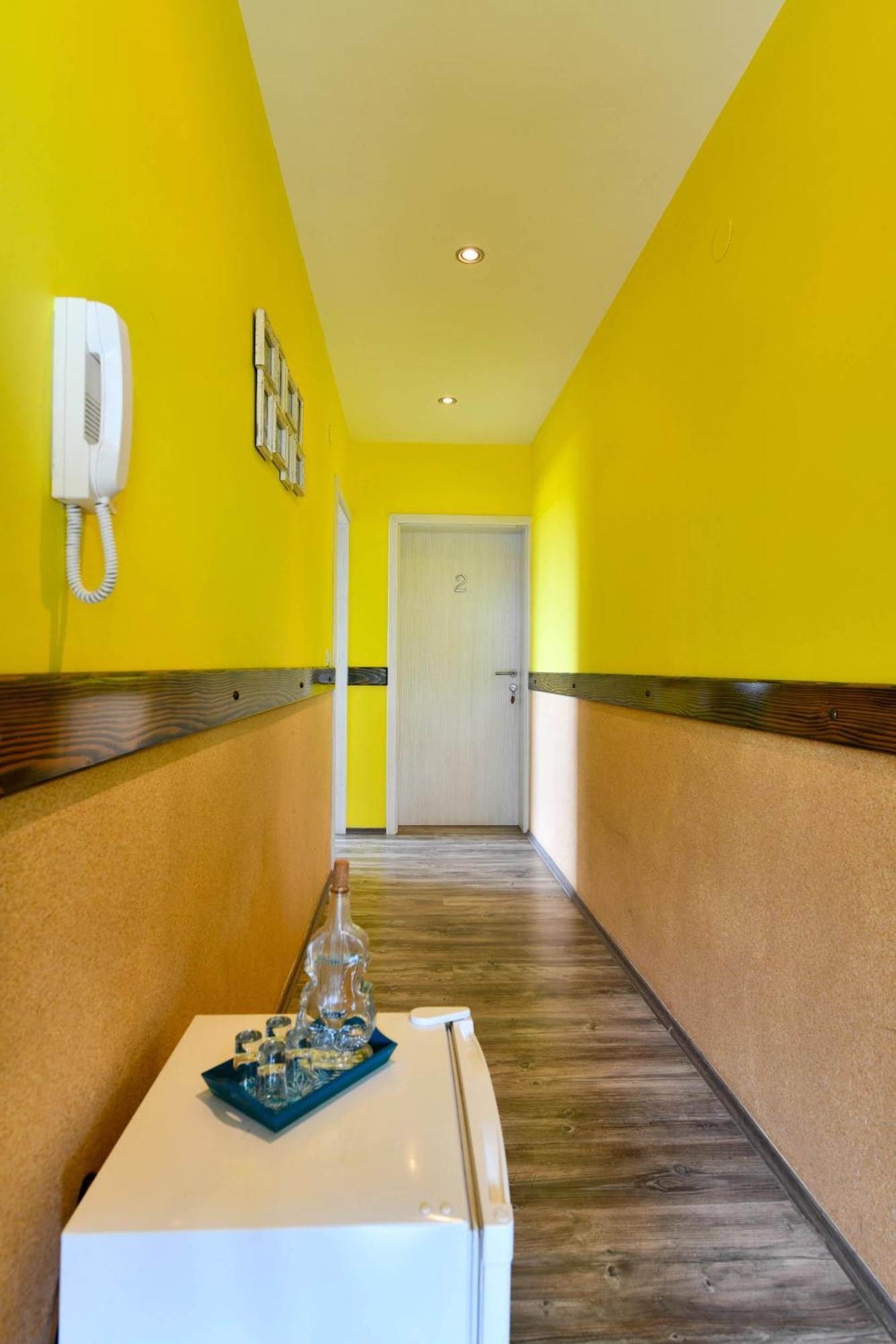 Accommodation "Old Town Dreznik" Раковица Екстер'єр фото