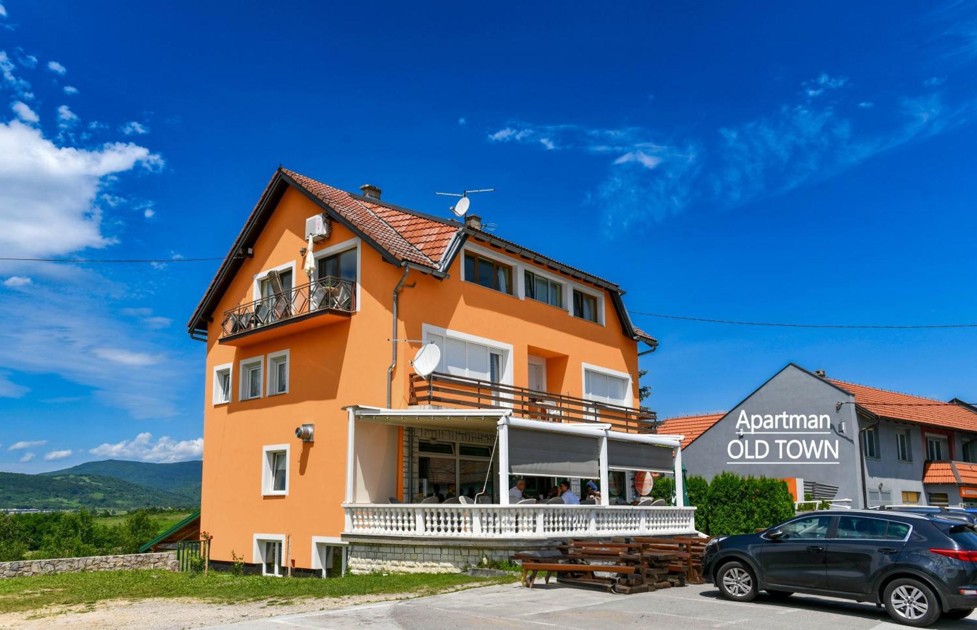 Accommodation "Old Town Dreznik" Раковица Екстер'єр фото
